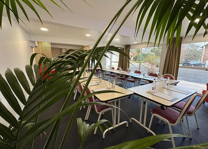 Hotel ASTORIA- Saint Etienne-Centre des Congrès-
