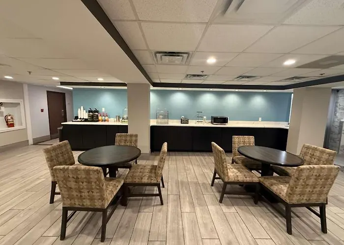 Quality Inn & Suites Detroit Metro Airport