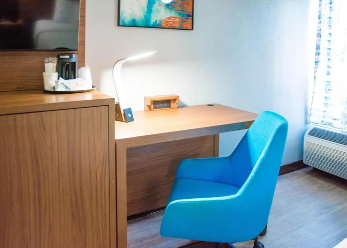 La Quinta Inn & Suites By Wyndham Fayetteville I-95