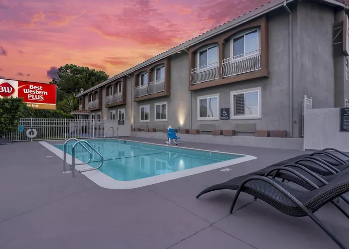 Best Western Plus Brookside Inn