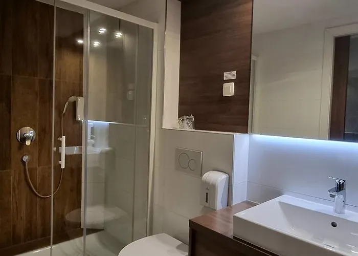 Hotel Emonec