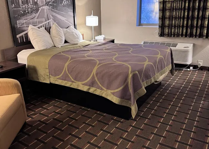 Super 8 By Wyndham Valparaiso