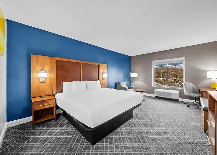 Comfort Inn & Suites Plainville-Foxboro
