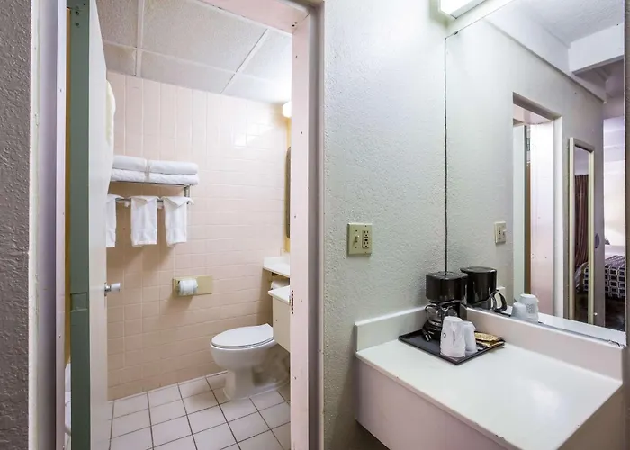Super 8 By Wyndham Macon Ga