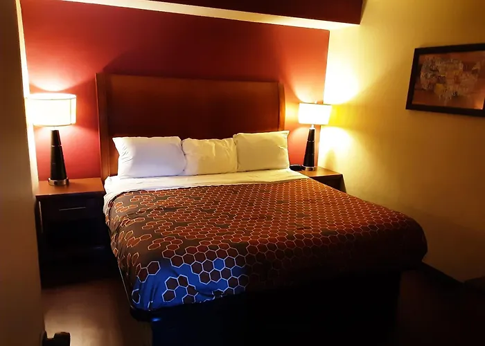 Econo Lodge Inn & Suites Griffin North