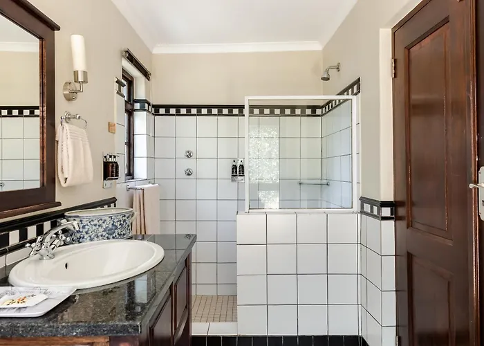 Perry'S Bridge Hollow Boutique Hotel