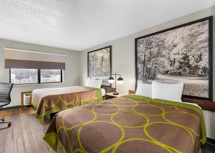 Super 8 By Wyndham Evansville East
