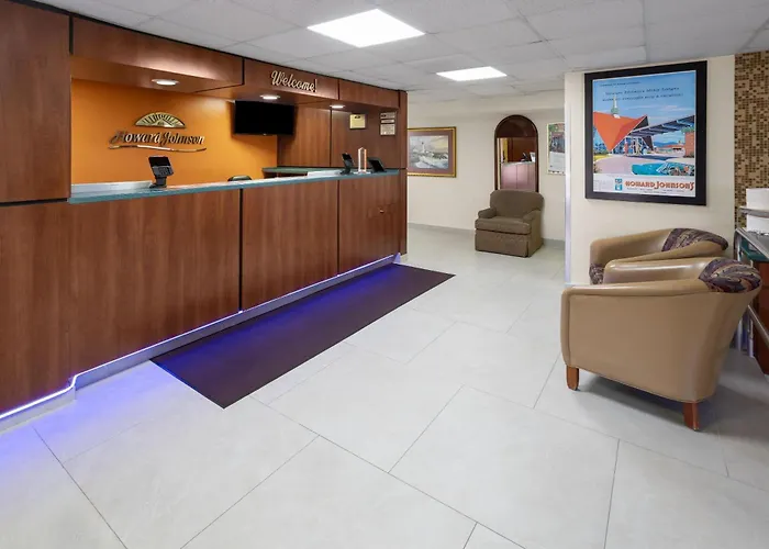 Howard Johnson By Wyndham Savannah Ga