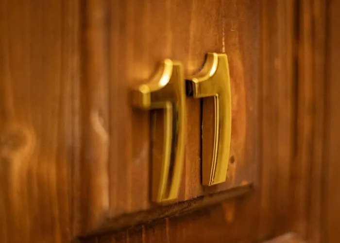 Le Clos Violette et Le 11 D'Aglaé - Hôtel de Charme Design de Luxe