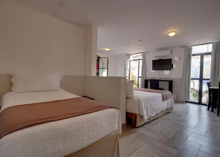 Hotel Punto 79