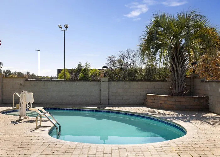 Holiday Inn & Suites Columbia Ne - Ft Jackson Area By Ihg