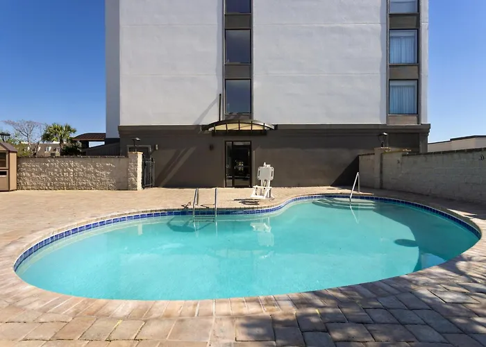 Holiday Inn & Suites Columbia Ne - Ft Jackson Area By Ihg