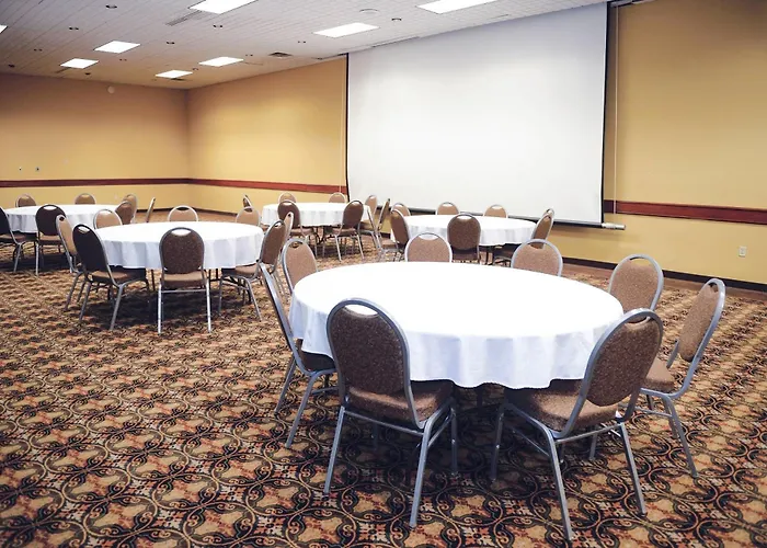 Quality Inn & Suites Ames Conference Center Near Isu Campus
