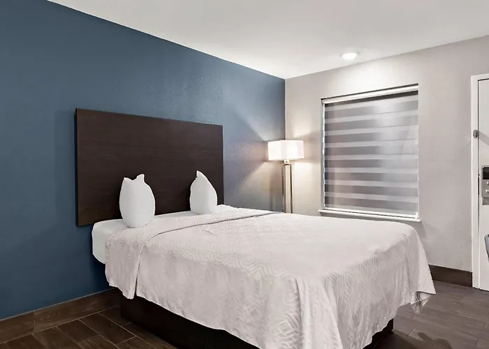 Econo Lodge Inn & Suites Laredo - Nuevo Laredo