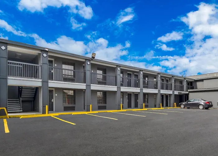 Econo Lodge Inn&Suites