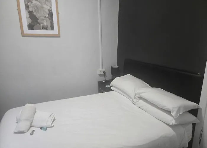Peek-A-Booze - Budget Hotel - Adults Only