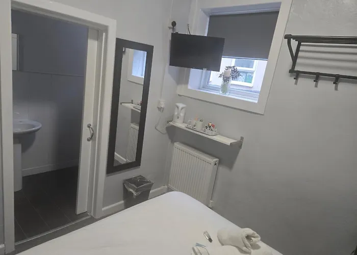 Peek-A-Booze - Budget Hotel - Adults Only