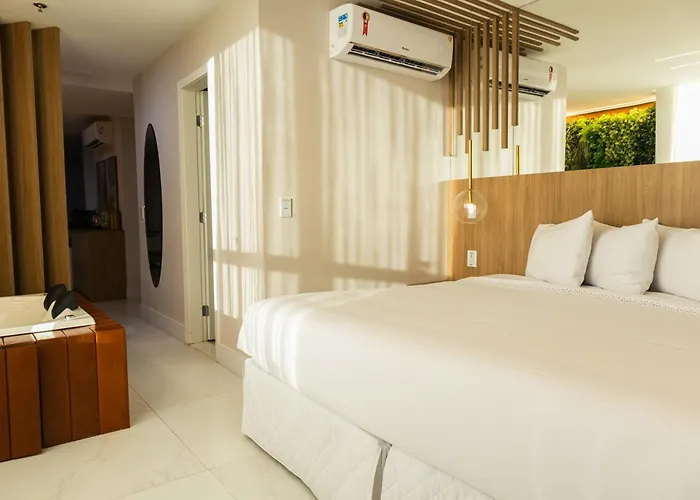 Ramada Hotel & Suites Campos Pelinca