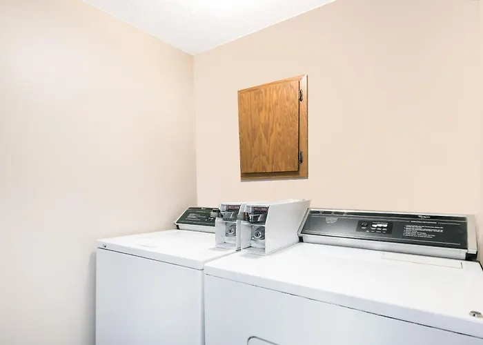Super 8 By Wyndham Milbank Sd