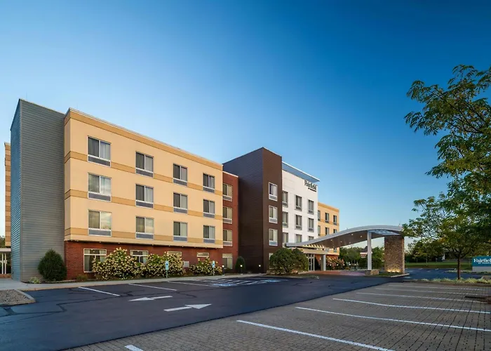 Fairfield Inn & Suites By Marriott Akron Stow