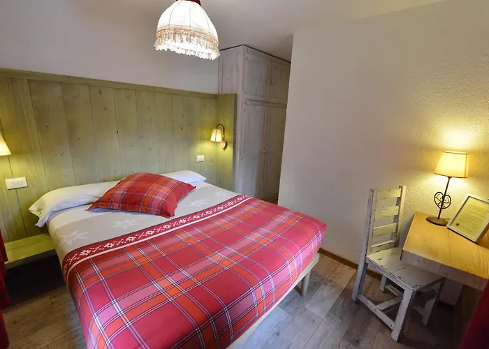 Hotel Petit Dahu - Chambres Et Restaurant