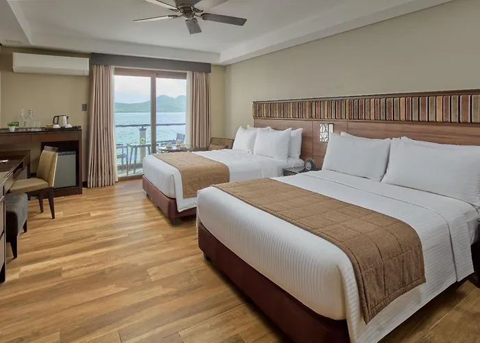 Two Seasons Coron Bayside Hotel