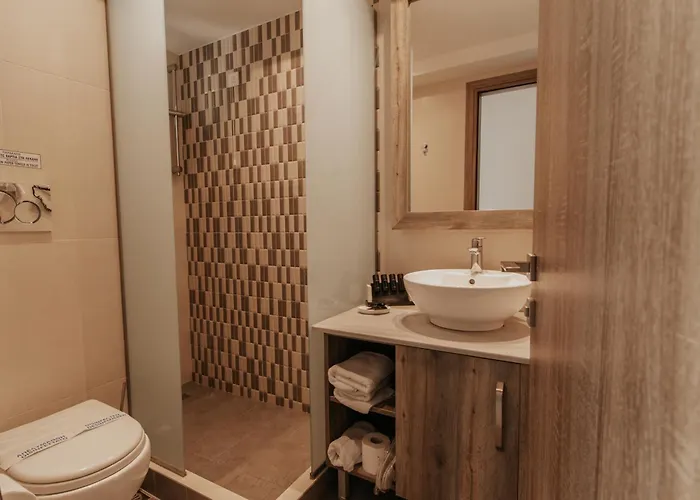 Akron Luxury Holidays