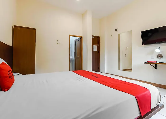 Reddoorz Plus At Karebosi Area 2 Makassar