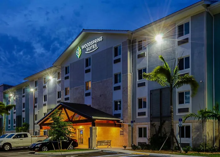 Woodspring Suites Naples East