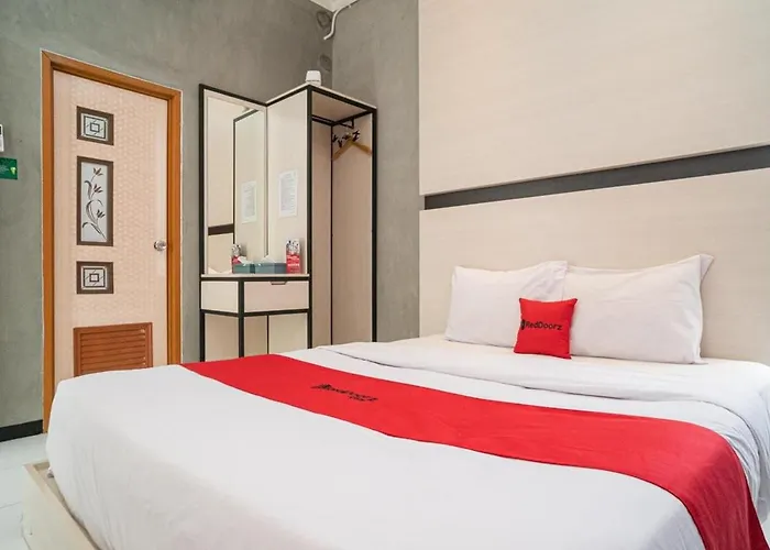 Reddoorz Syariah At Mitra Guest House