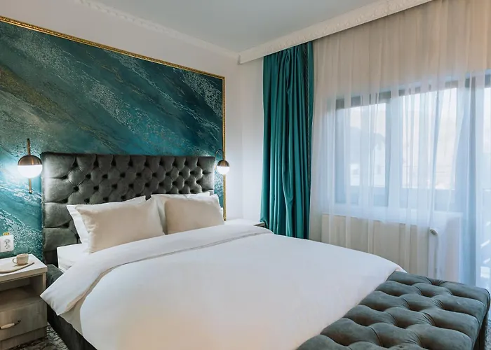 Suru Hotel & Restaurant