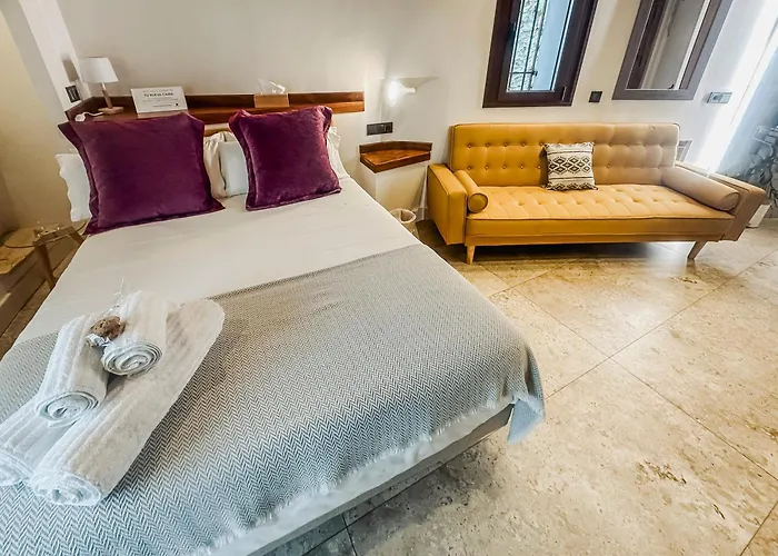 Hotel Boutique Poeta Jorge Manrique