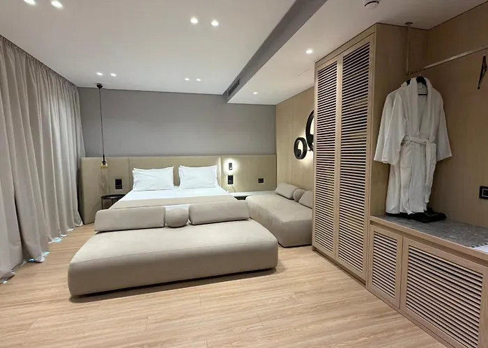 Alyacht Premium Hotel