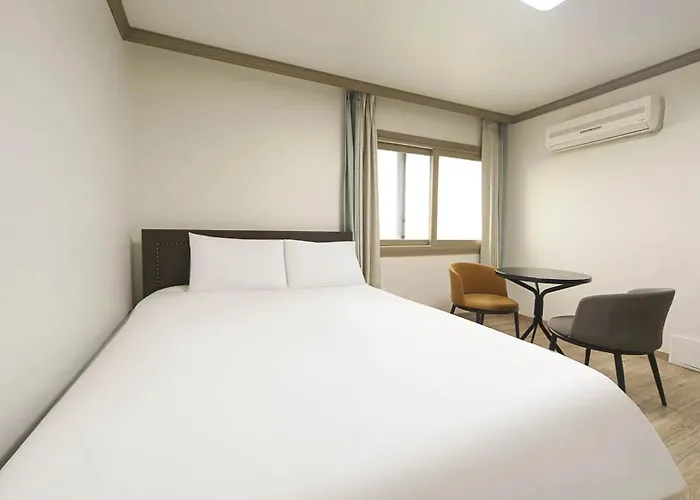 Top Island Hotel