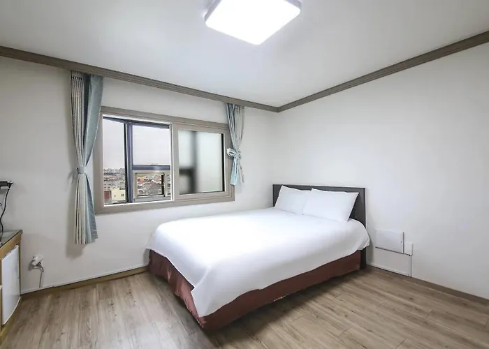 Top Island Hotel