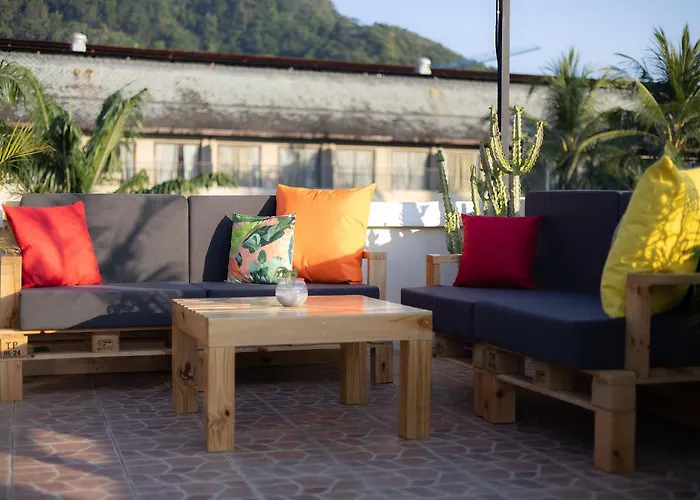 Club22 Kamala Suites, Kamala Beach