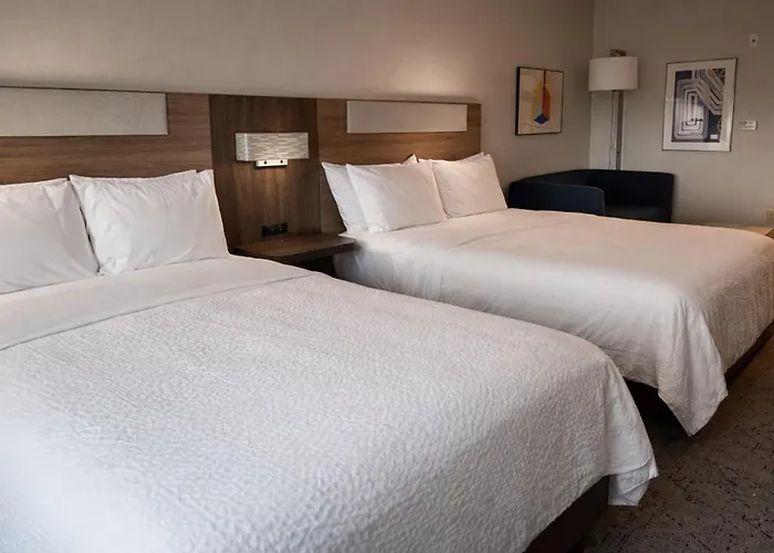 Holiday Inn Express & Suites Bridgeport By Ihg