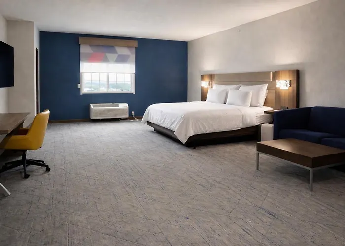 Holiday Inn Express & Suites Bridgeport By Ihg
