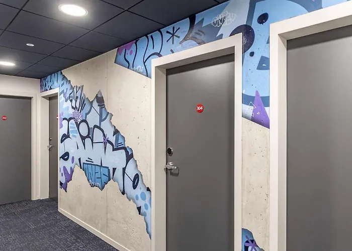 Best Western 11Bauer Paris Saint-Ouen