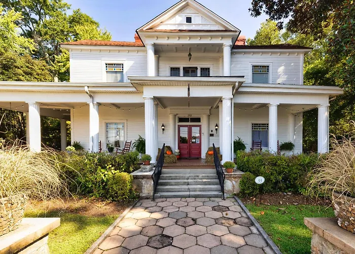 Veranda Historic Inn
