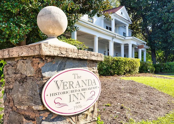 Veranda Historic Inn