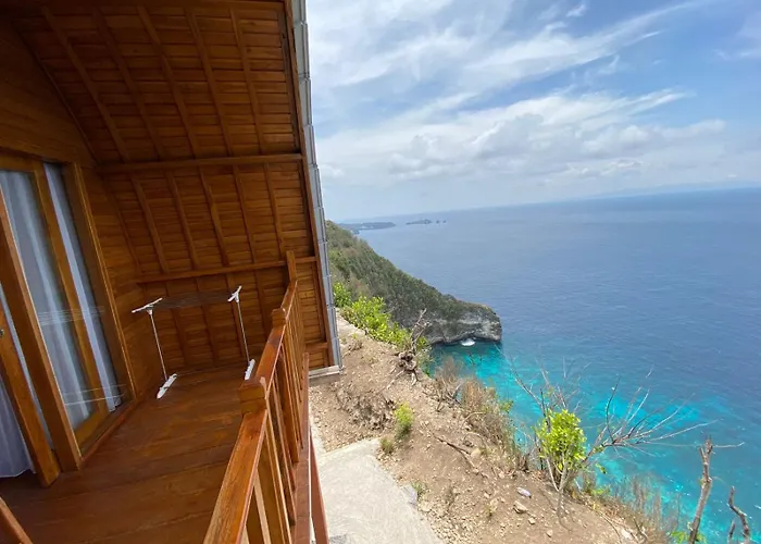Suwehan Beach Cliff House With Hammock