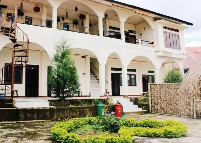 Fx 72 Ruteng Hotel