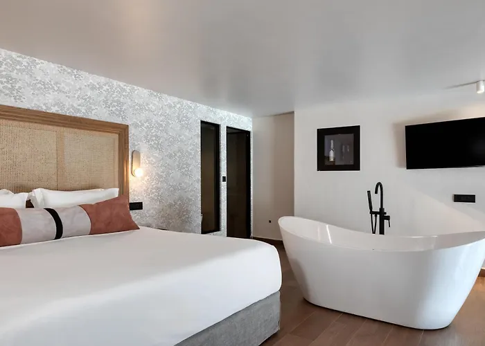 Castello Boutique Suites By The Sea - Adults Only