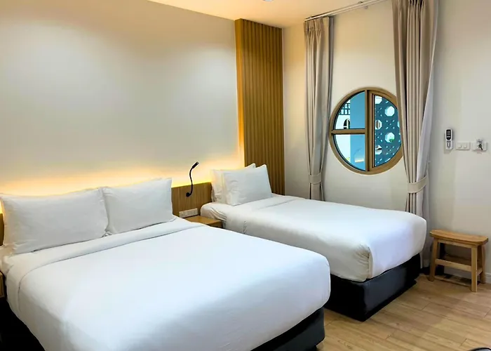 Mani Ranong Hotel