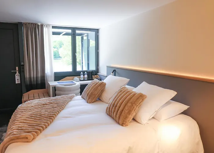 Lacorniche Hotel