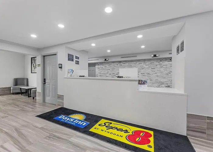 Super 8 By Wyndham Texas City - Galveston Area