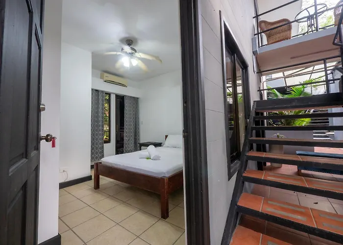 Hotel Manuel Antonio Inn