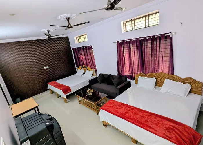 Hotel Sakshi Palace