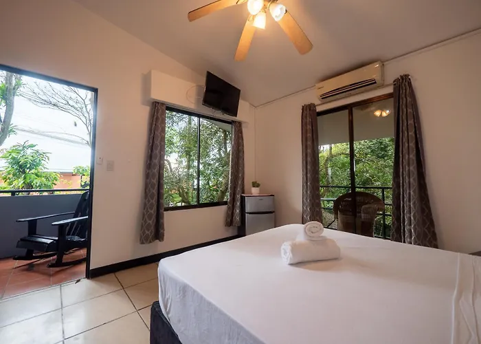 Hotel Manuel Antonio Inn